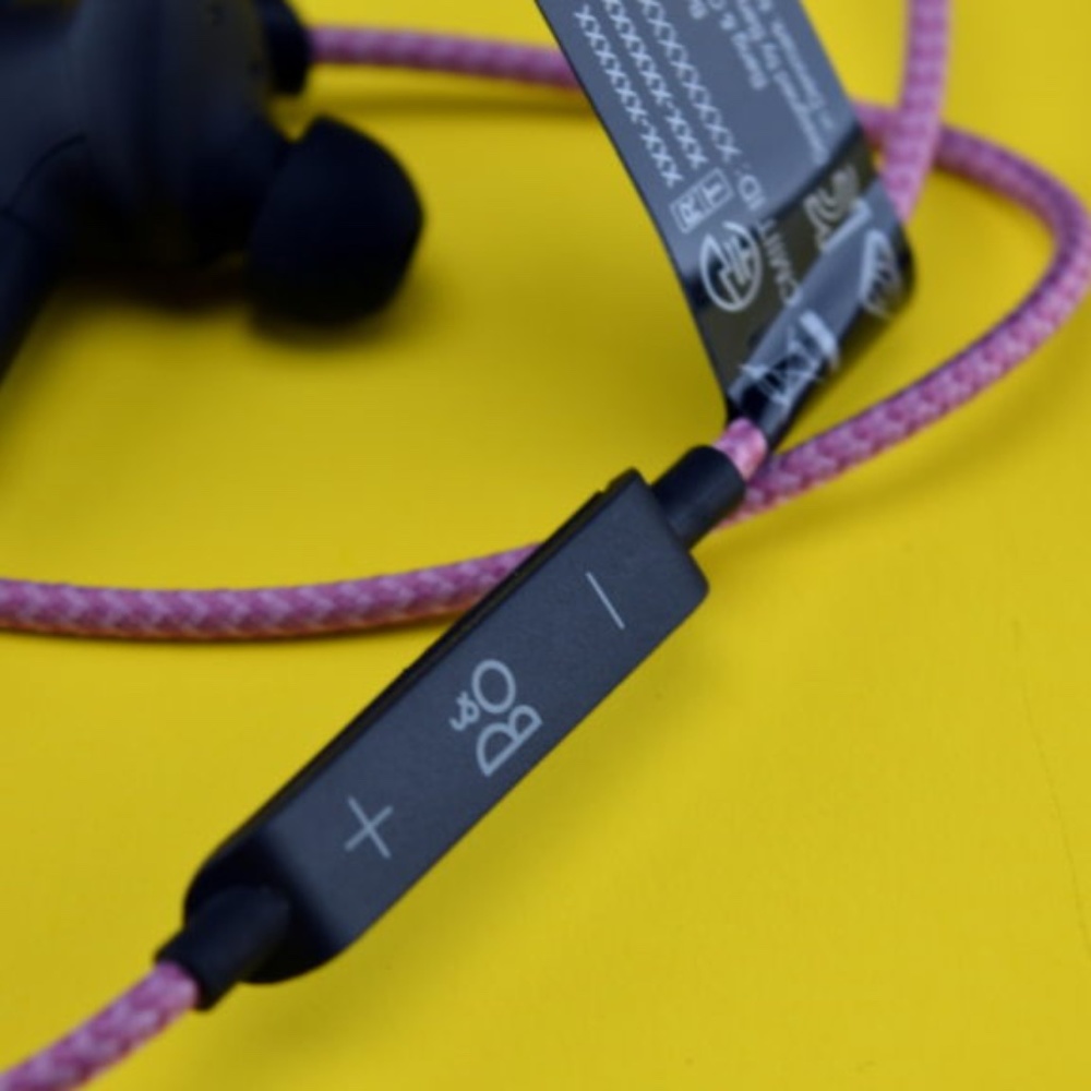 Bang & Olufsen BEO Beoplay H5 Wireless Bluetooth In-ear Headphones - Picture 2 of 4